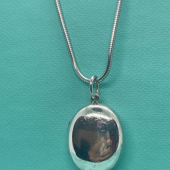 Tiffany & Co Sterling Silver Oval Locket Pendant w/ 17" Snake Chain Necklace - Picture 14 of 15